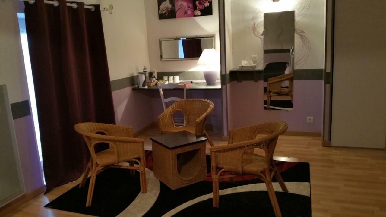 Logis De Chezelles Bed & Breakfast Sidiailles Екстериор снимка